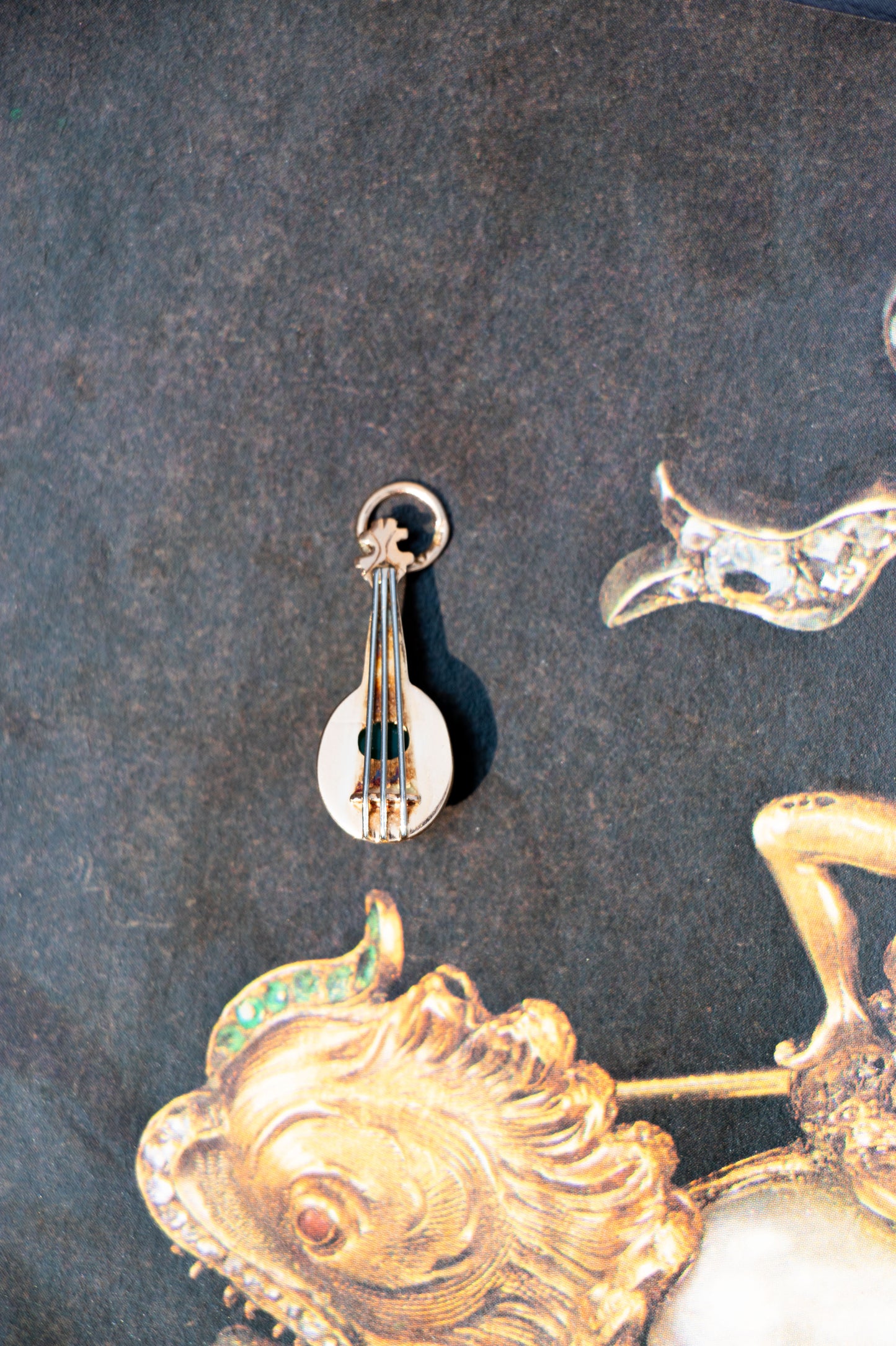 Vintage 18k Mandolin Charm